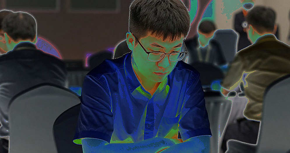 FIDE अध्यक्षता पर गलत दावा और FRITZ 20 का छिपा विज्ञापन: एक कंटेंट-फार्म आइटम की पड़ताल